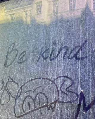 photo capturing the phrase, be kind