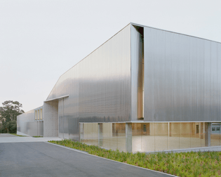 aluminium-clad-museum-discovery-centre-sydney-lahznimmo-architects_dezeen_2364_col_8.jpg