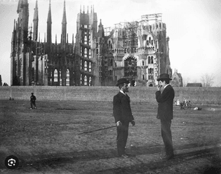 The early years of La Sagrada Família