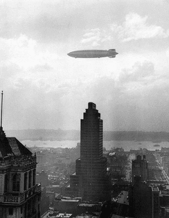hindenburg-s_last_flight_over_new_york_city_may_6_1937.jpg