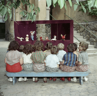Puppet show, 1970. From the Budapest Municipal Photography Company archive.