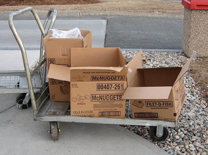 799px-mcnuggets_and_filet-o-fish_-114221602-.jpg