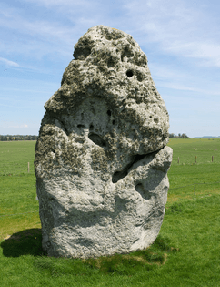 800px-stonehenge_heel_stone_-_panoramio_-2-.jpg