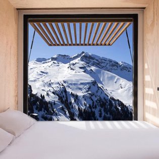French designer @ora_ito teams up with @accorhotels to create the nomadic accommodation concept 'Flying Nest'. The rooms are...