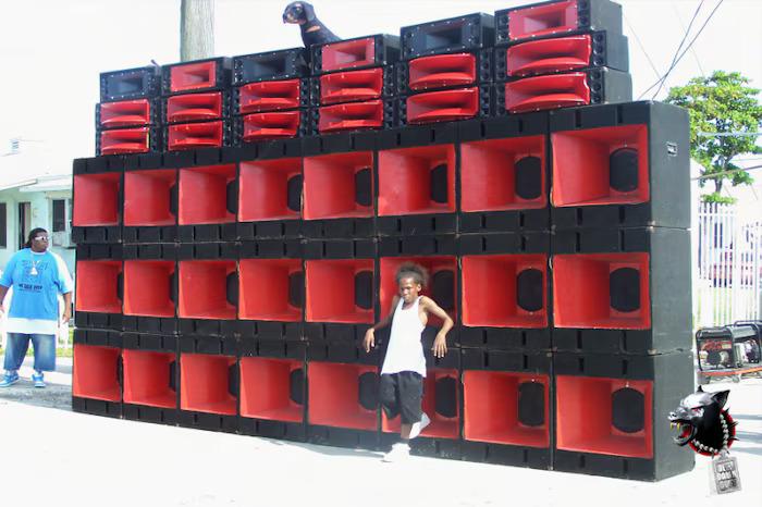 too-fresh-djs-bass-binns.6965dcd1.jpg