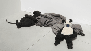 peter-fischli-david-weiss-rat-and-bear-sleeping-2008-cotton-wire-polyester-and-electrical.jpg