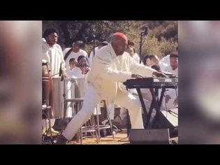 Kanye making beats during Sunday Service (Full Video)