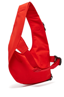 junya-watanabe-harness-technical-cross-body-bag-red-black-matchesfashion-4.jpg?q=90-w=2800-cbr=1-fit=max