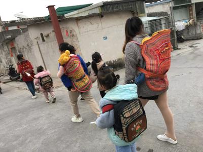 第一部分：引子，行板，机械地 (Introduction: Andante, meccanico)